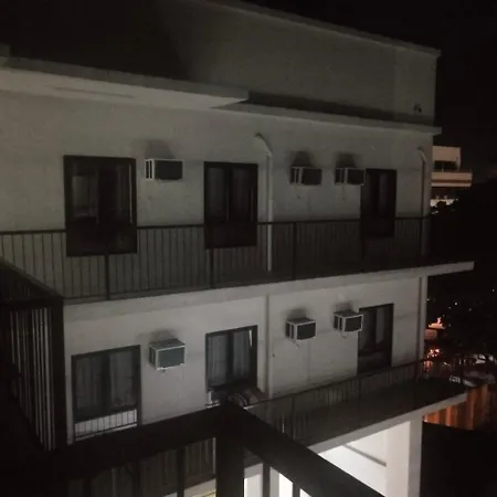 星期一酒店