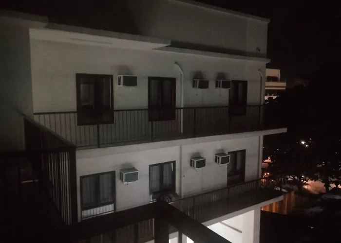 星期一酒店